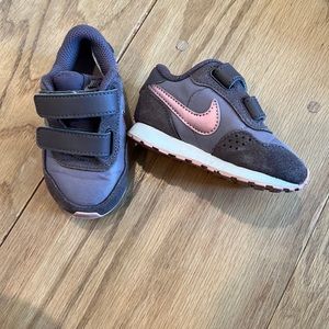 Nikes size 4